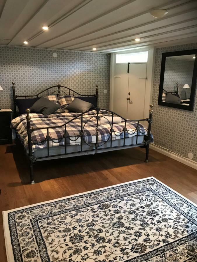 Ameriden Bed And Breakfast Godeby Bagian luar foto